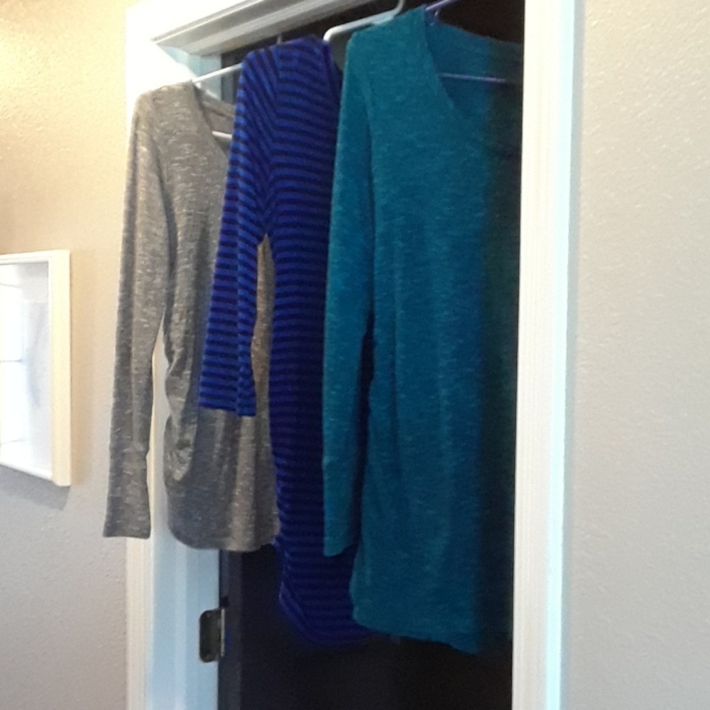 Bundle of 3 maternity shirts